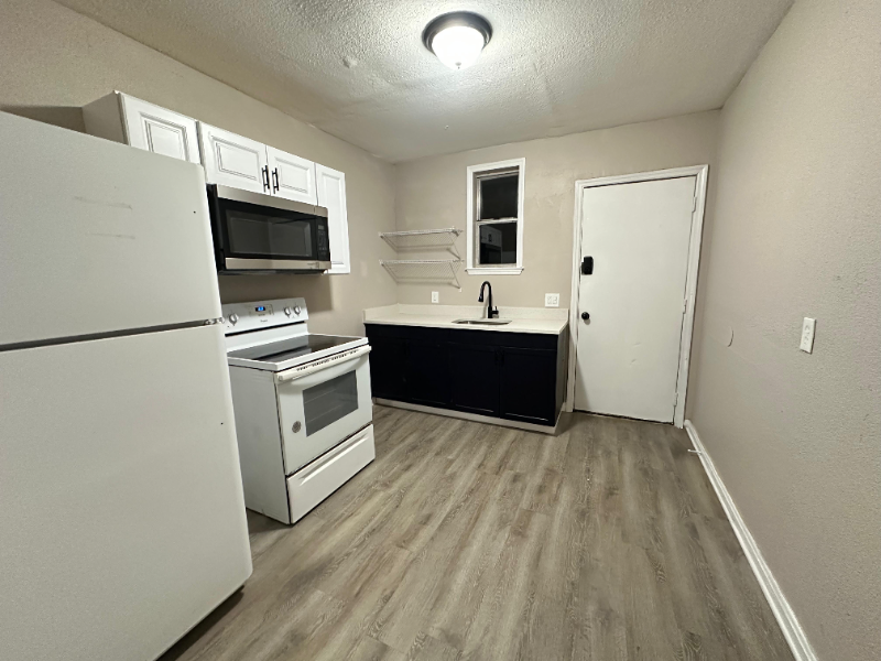 4219 Springfield Blvd #1 - Photo 7 of 12