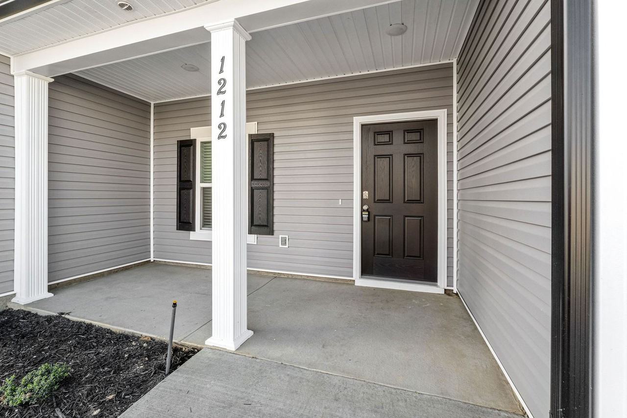 1212 Vail Dr - Photo 2 of 25