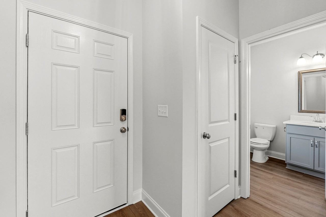 1212 Vail Dr - Photo 3 of 25