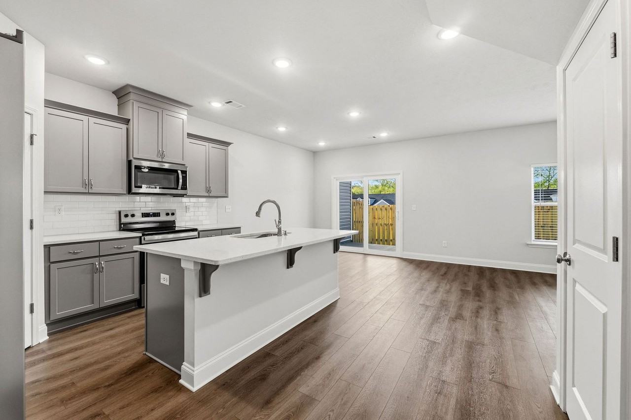 1212 Vail Dr - Photo 5 of 25