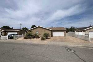 featured image of 2050 S Stonegate Cir