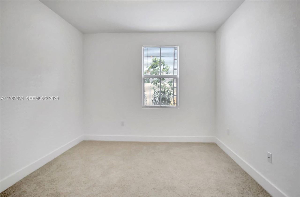 17149 Sw 1st St - Photo 6 of 21