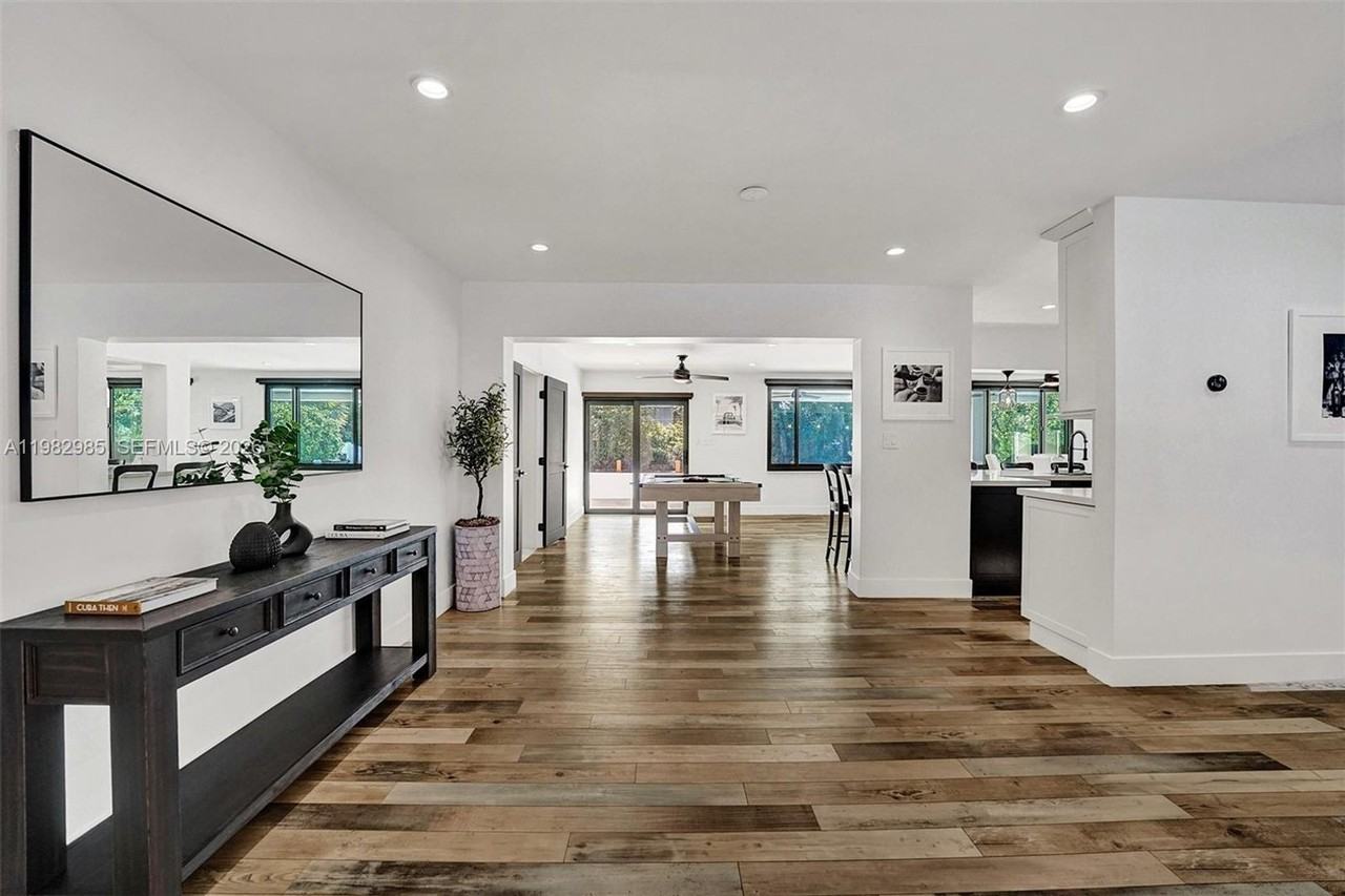 915 Nw 7th St - Photo 7 of 20