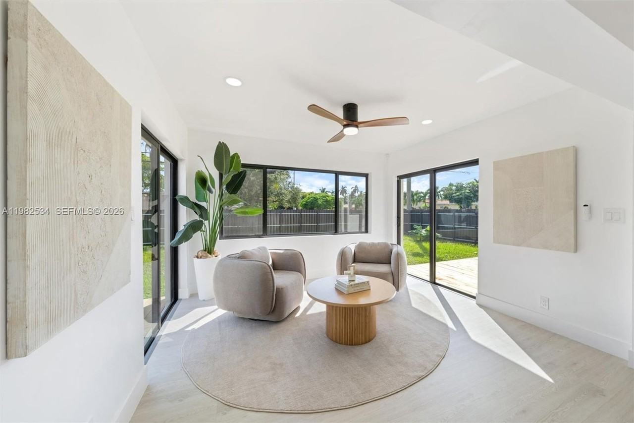 1305 N 31st Rd - Photo 7 of 13