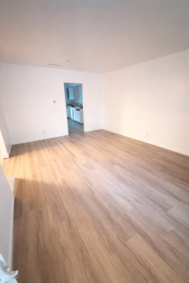 7516 Olusta Dr - Photo 6 of 12