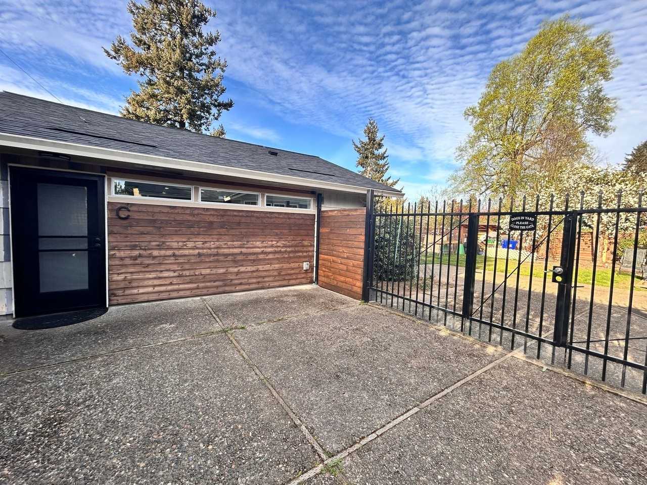 12701 SE Salmon Ct. - Photo 5 of 5