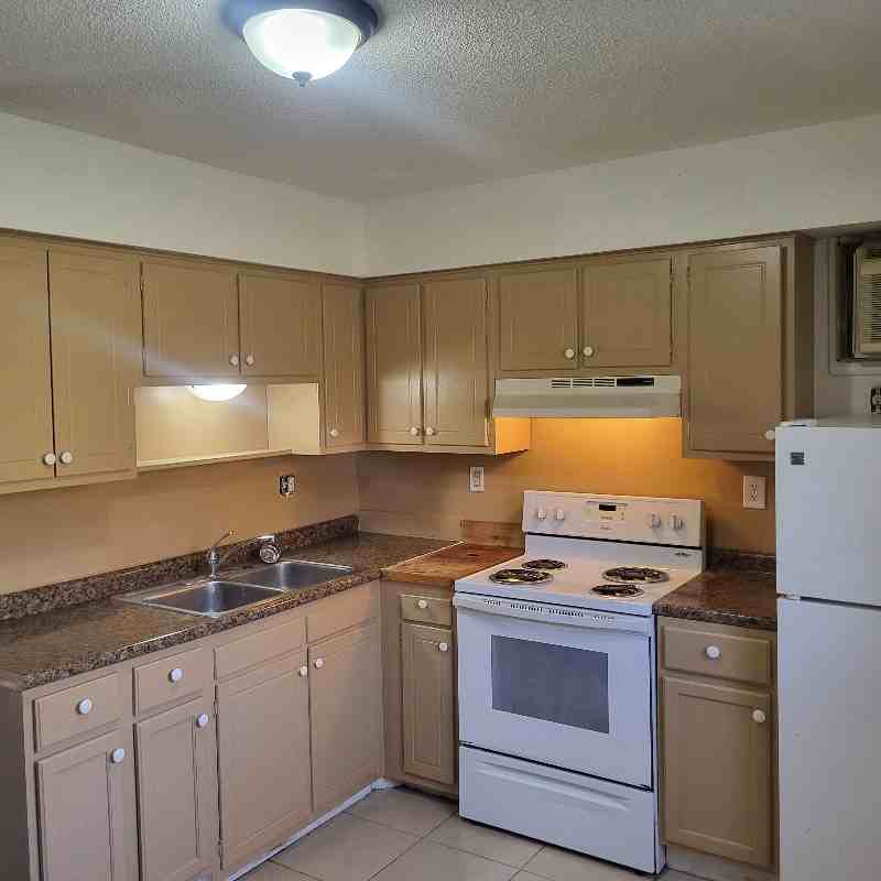 1019 Colonial Dr #1 - Photo 5 of 9