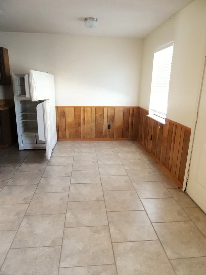 1035 Giovanni St #11 - Photo 3 of 7