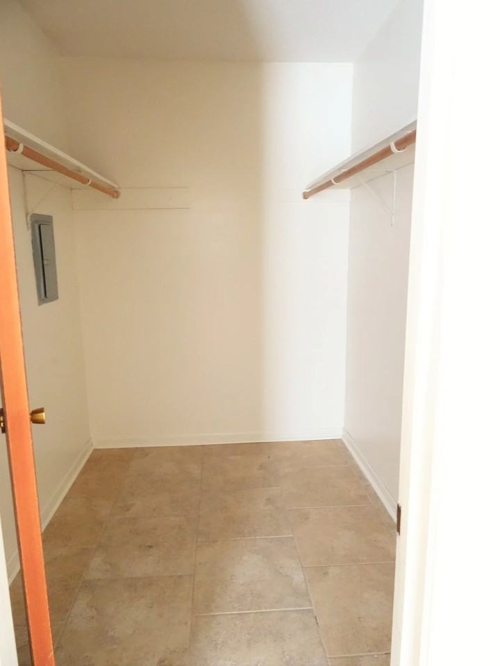 1035 Giovanni St #11 - Photo 6 of 7