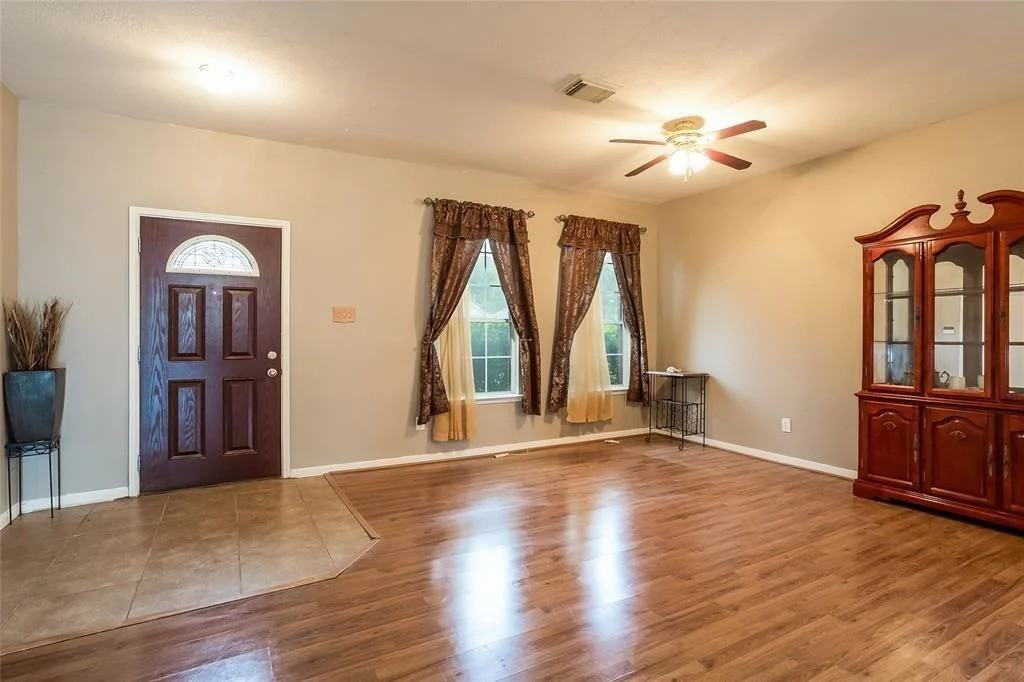 21910 Willow Downs Dr - Photo 2 of 26