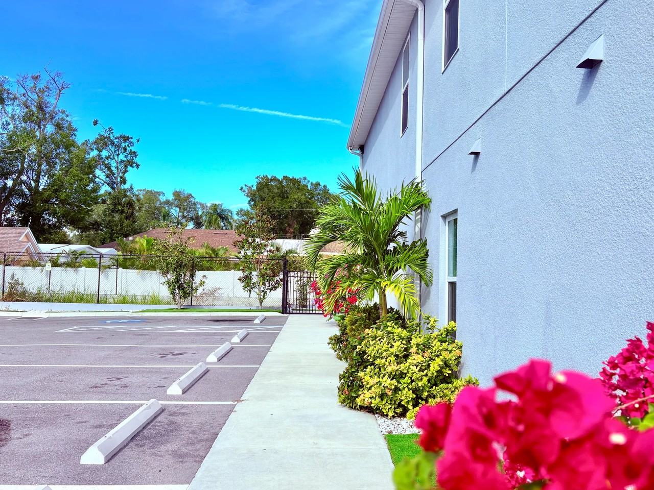 1801 W Sligh Ave #2101 - Photo 6 of 8