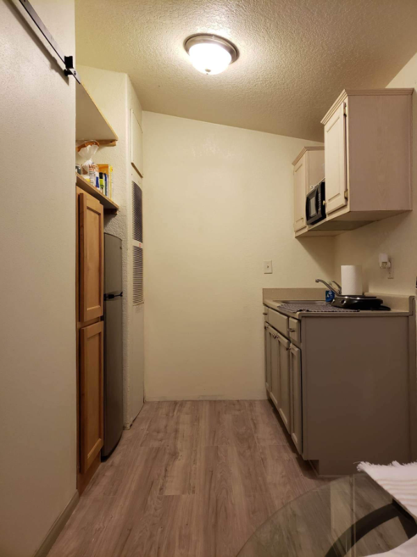 10 S Fall Ave #B - Photo 4 of 6