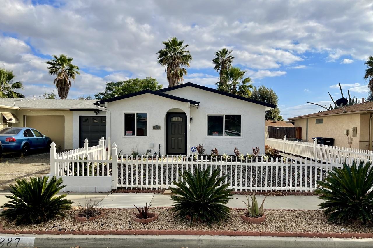 1887 Calle Amargosa #1