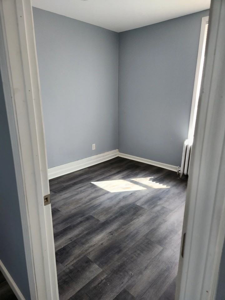 117 N 52nd St #2 - Photo 4 of 6