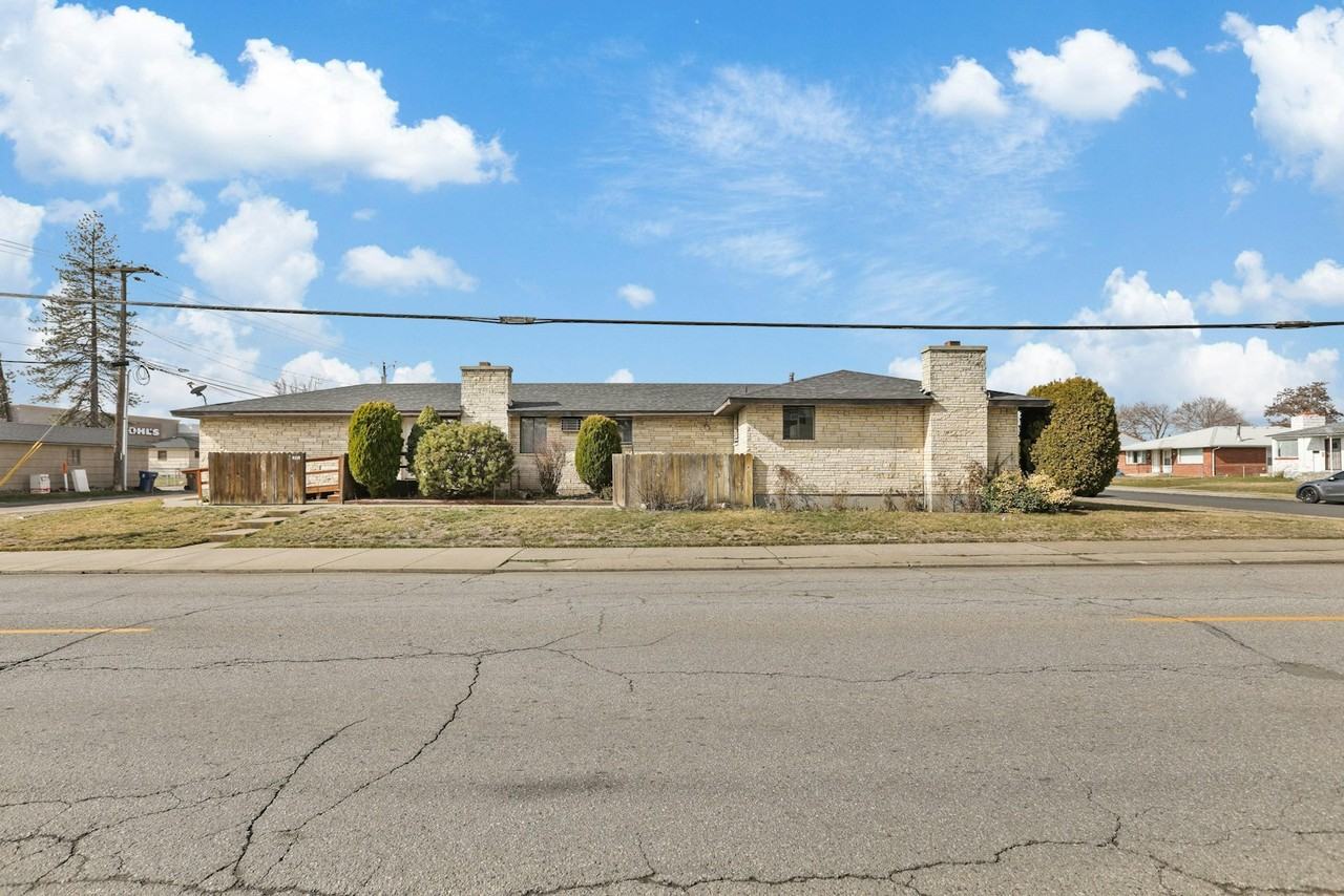 5125 N Lidgerwood St, Unit 1 - Photo 3 of 15