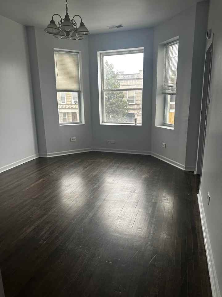 4142 W 21st St #4142UNIT2 - Photo 3 of 6