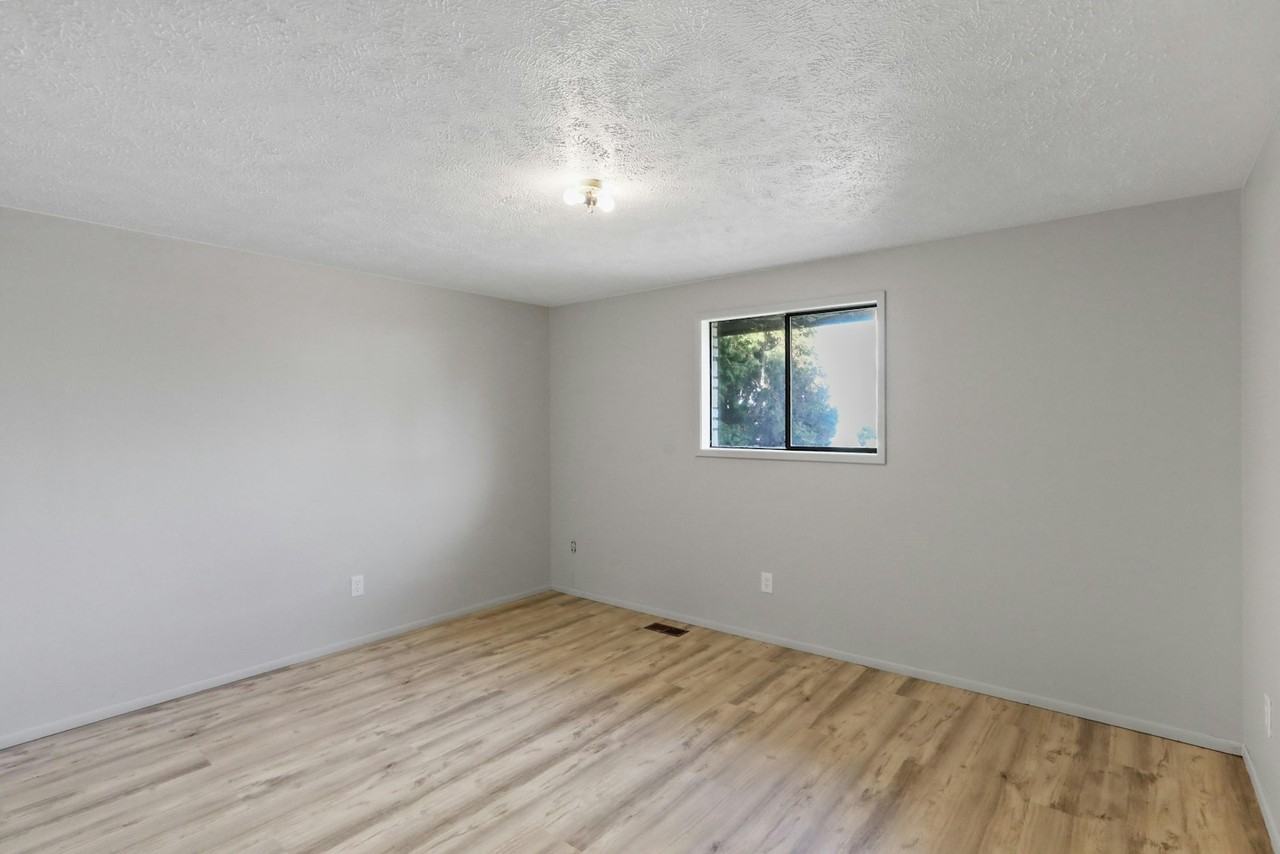 228 East Crown Avenue, Unit 1 - Photo 5 of 13