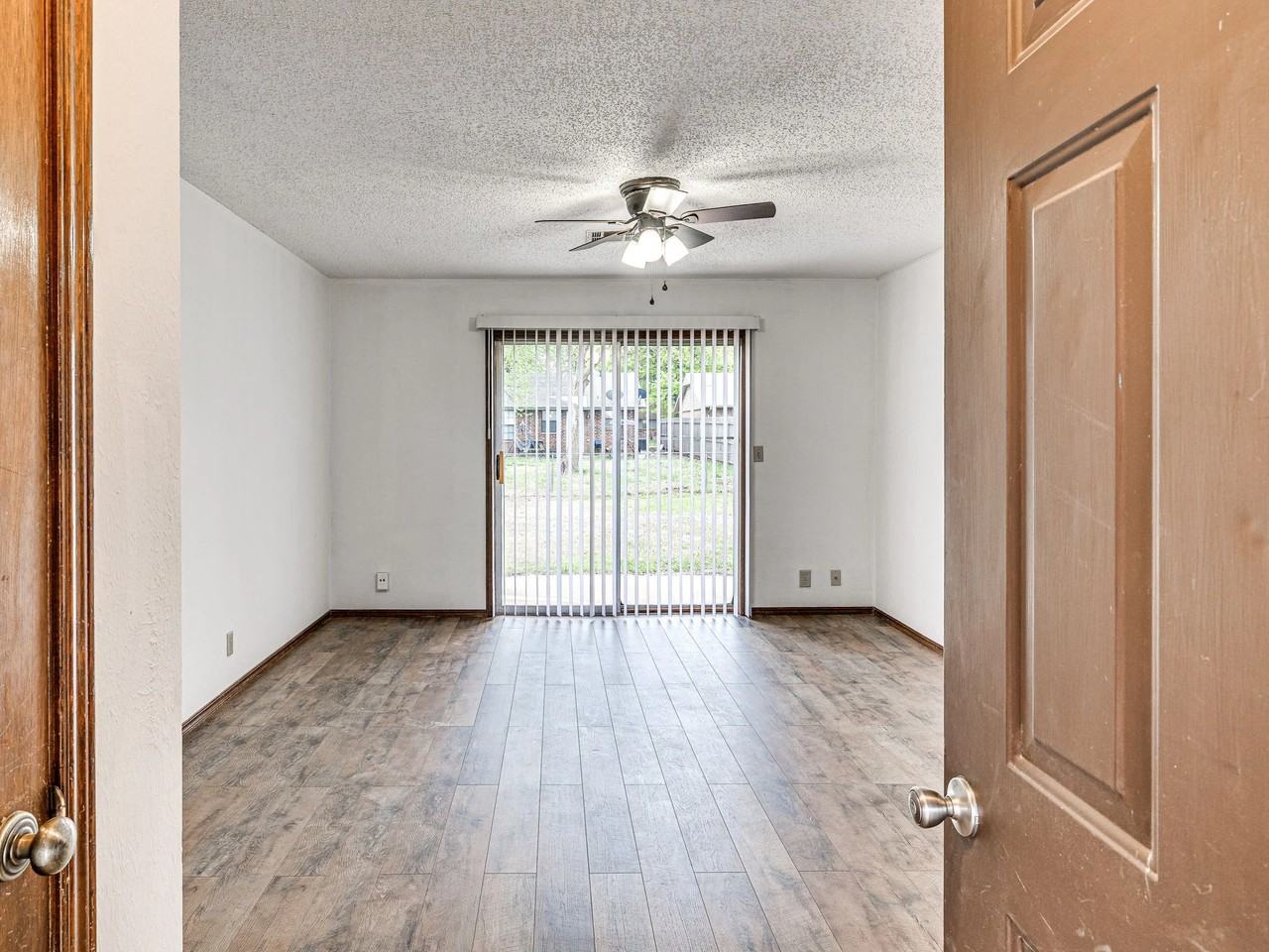 612 W Linden Dr - Photo 2 of 17