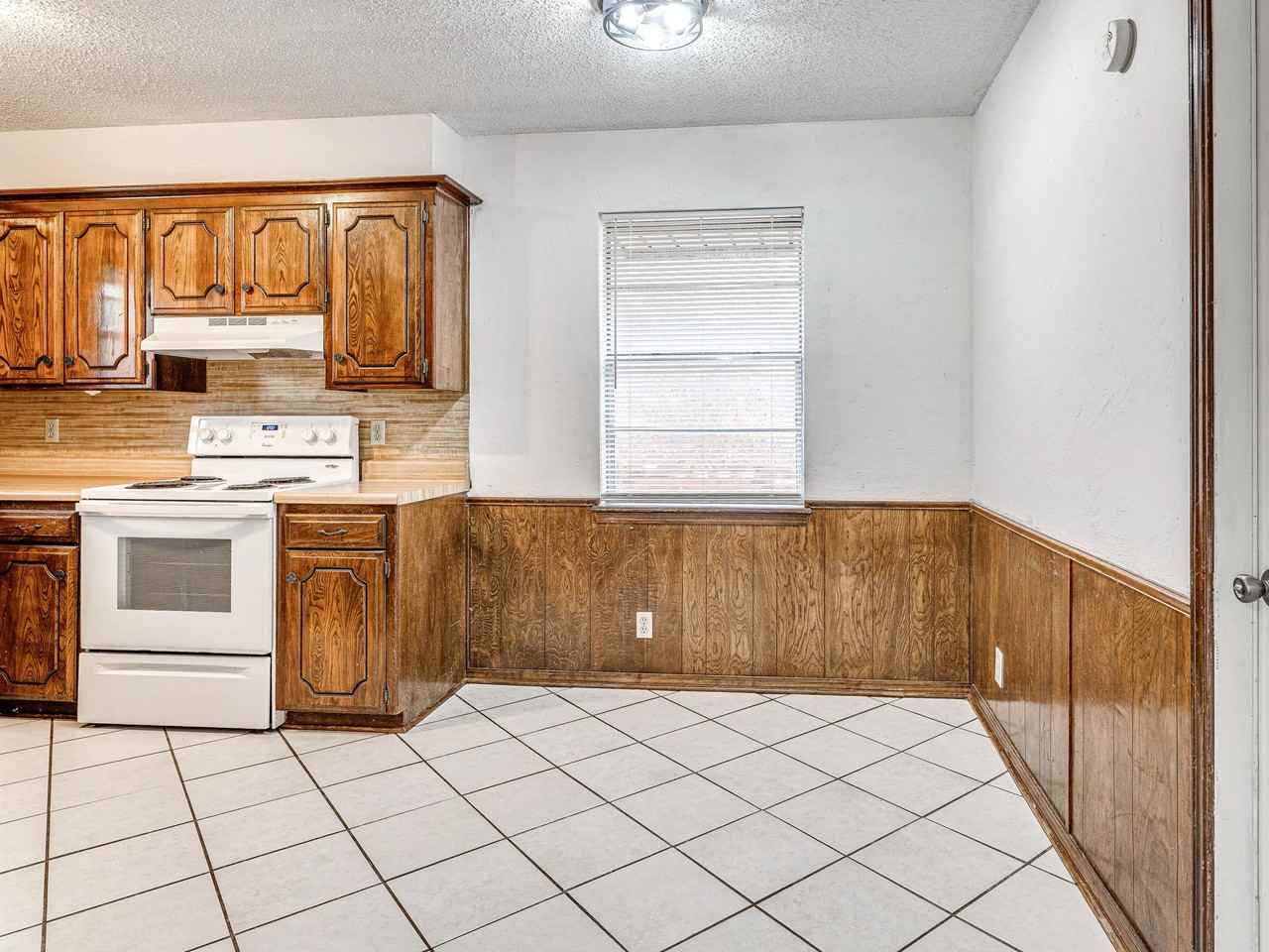 612 W Linden Dr - Photo 5 of 17