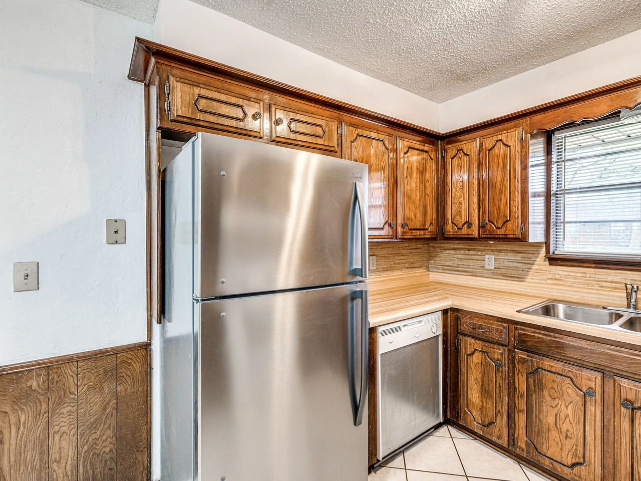 612 W Linden Dr - Photo 7 of 17