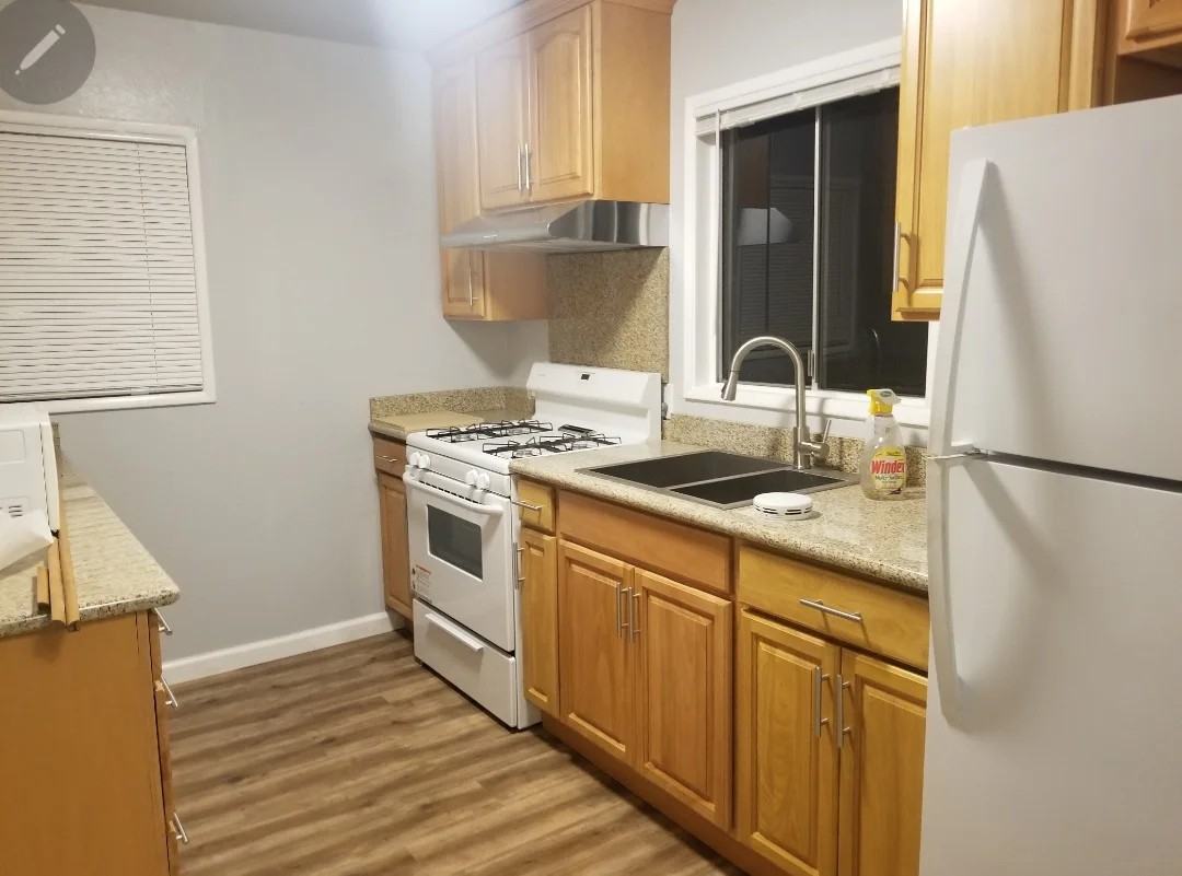 222 Louisiana St #1 - Photo 2 of 4