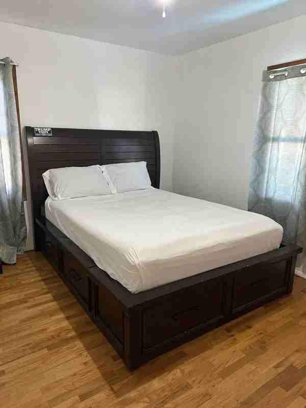 527W W Washington Ave - Photo 2 of 9