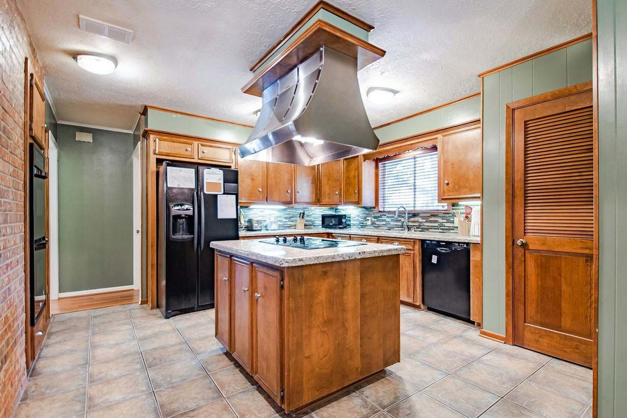 1102 Guadalupe Drive - Photo 7 of 25