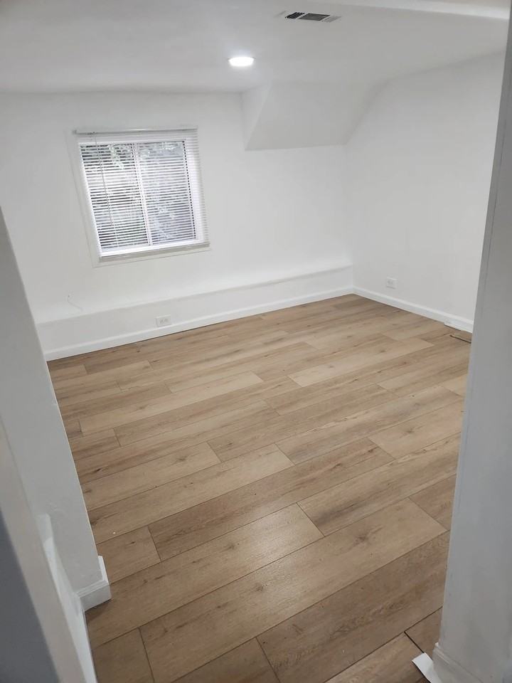 2827 D St - Photo 2 of 9