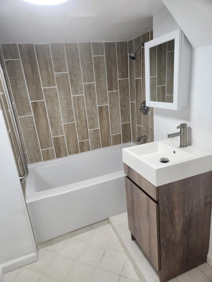 2827 D St - Photo 3 of 9