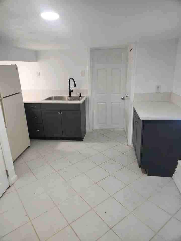 2827 D St - Photo 4 of 9