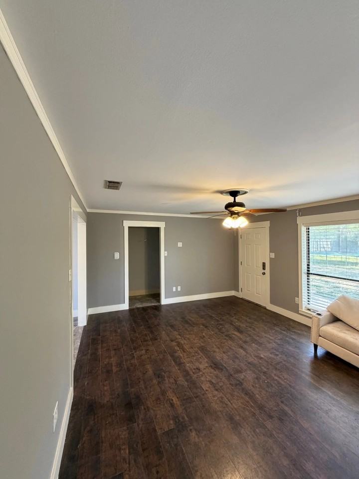 200 Cowles St - Photo 3 of 6