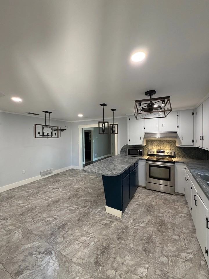 200 Cowles St - Photo 5 of 6