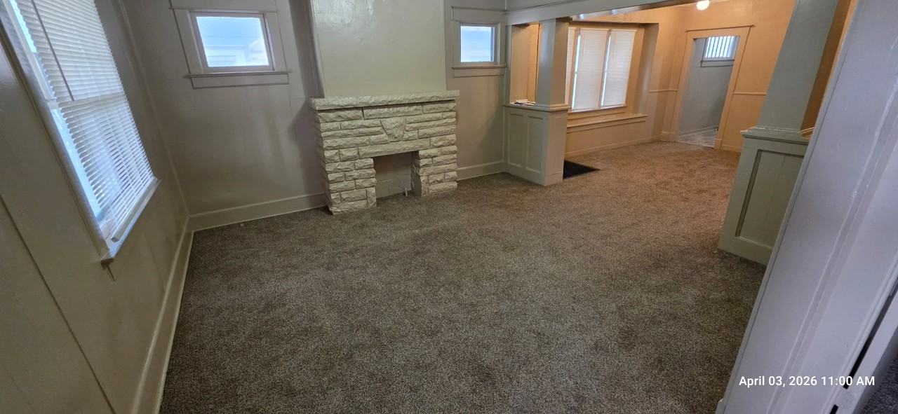 5820 E 15th Ter - Photo 3 of 8