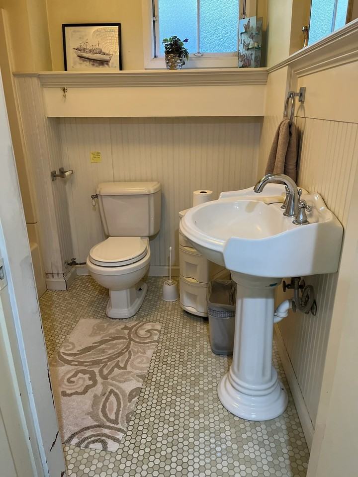 3020 Nw 60th St - Photo 3 of 6