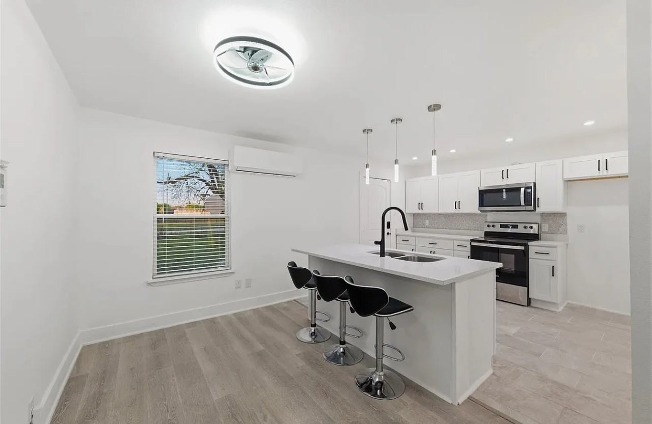 3077 Sunnyvale St - Photo 3 of 9