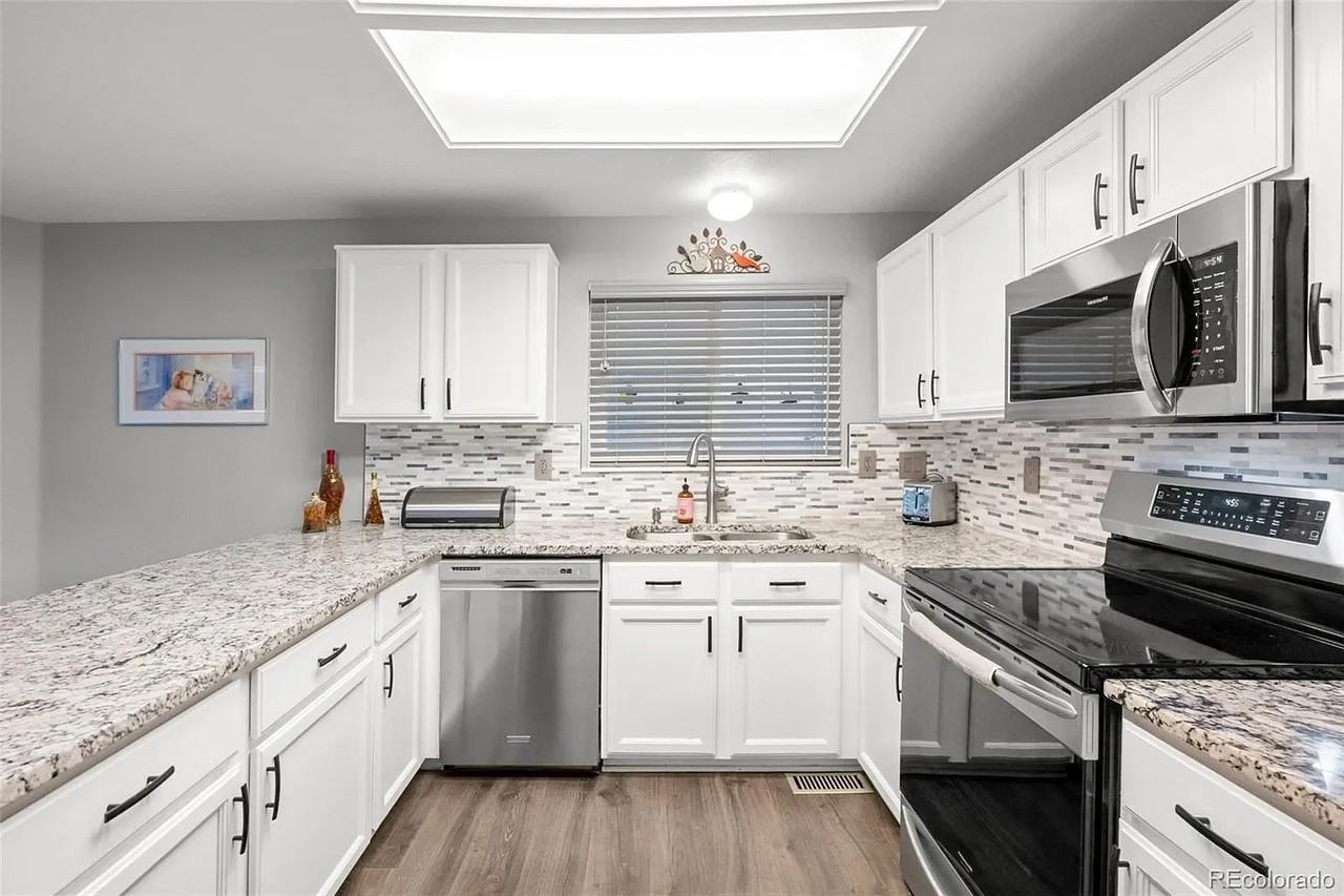 11046 Callaway Rd - Photo 6 of 20