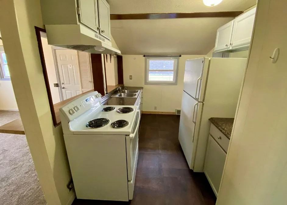 749 N 105th St #B - Photo 4 of 9