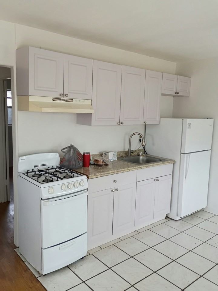 10464 106th Avenue North, Unit 5 - Photo 6 of 29