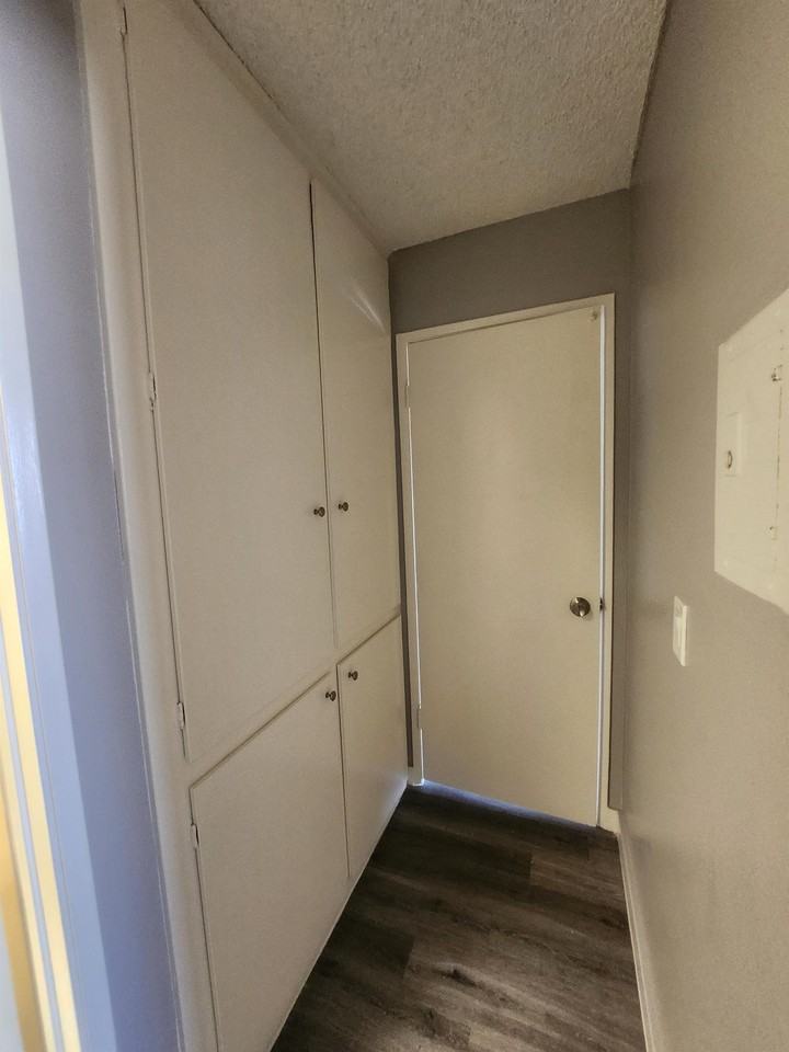 123 South Catalina Street - Photo 6 of 50