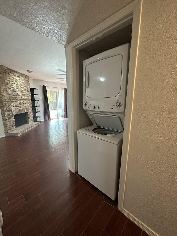 15221 Berry Trl Unit 1003; Dallas 75248 - Photo 4 of 14