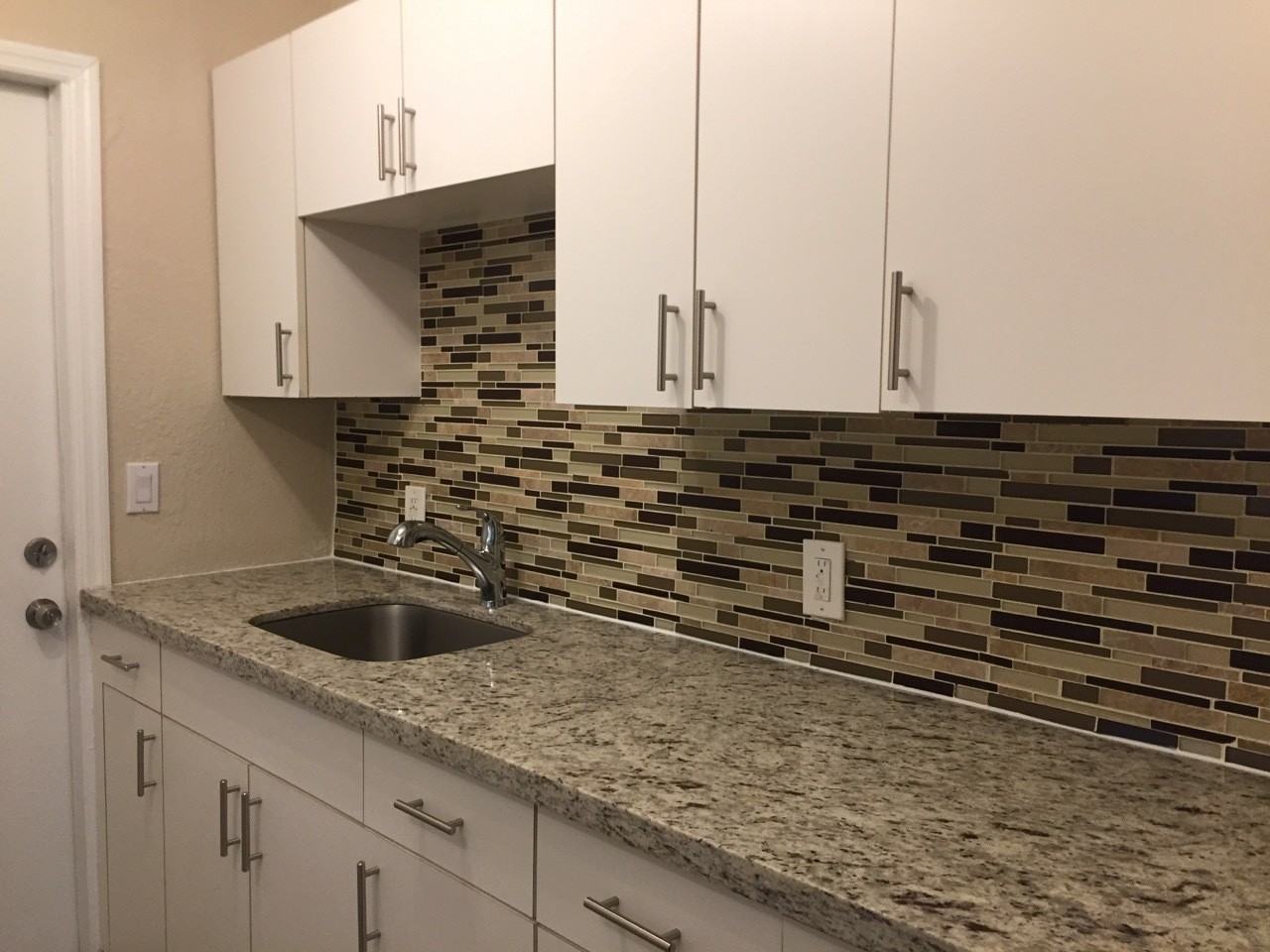 1020-1024 NE 17th Way - Photo 3 of 16