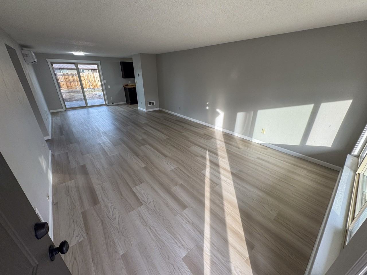 197 Southwest 4th Street - Photo 5 of 12