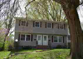 featured image of 1050 W 3rd St