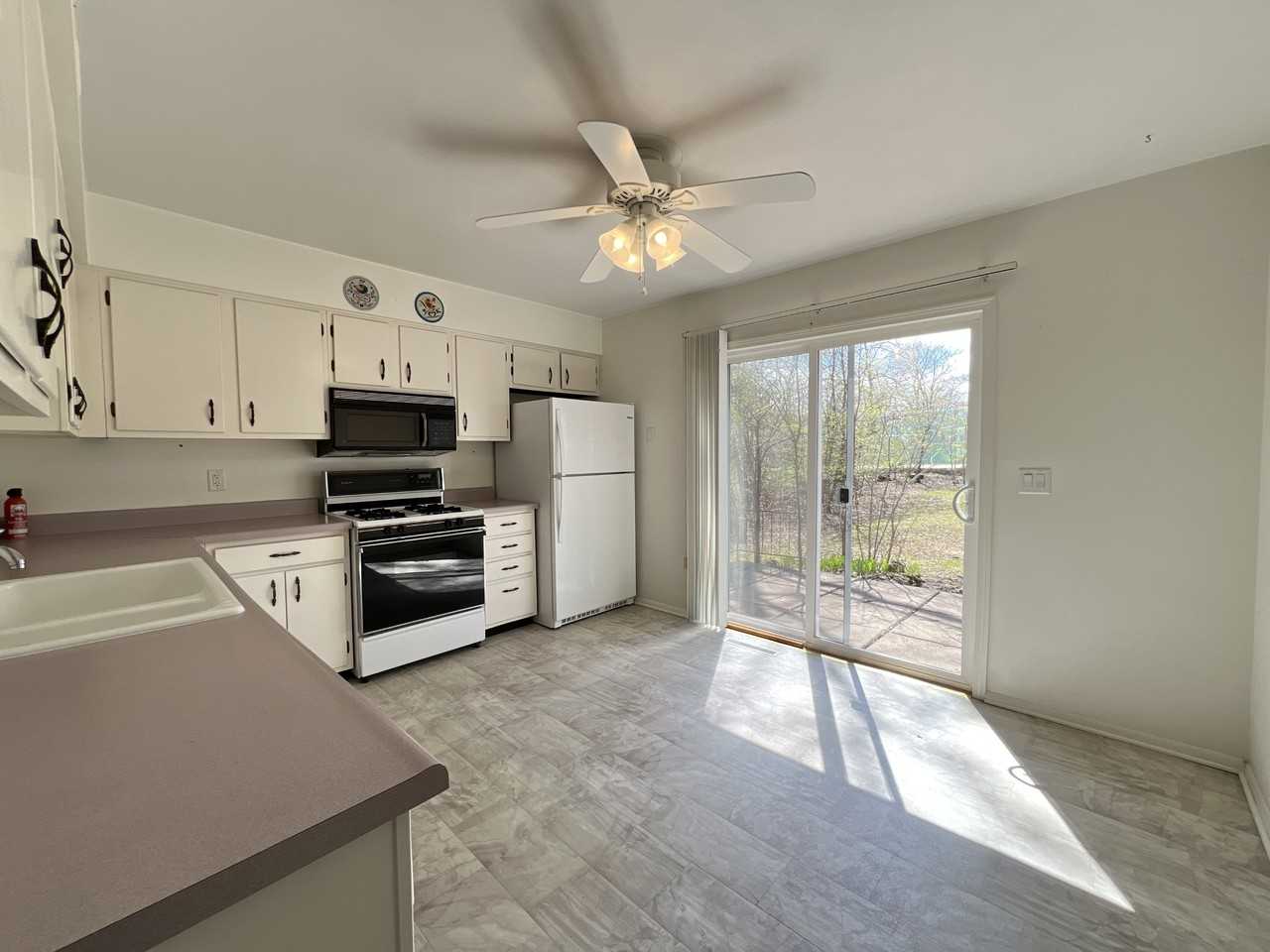 1050 West 3rd Street - Photo 4 of 24