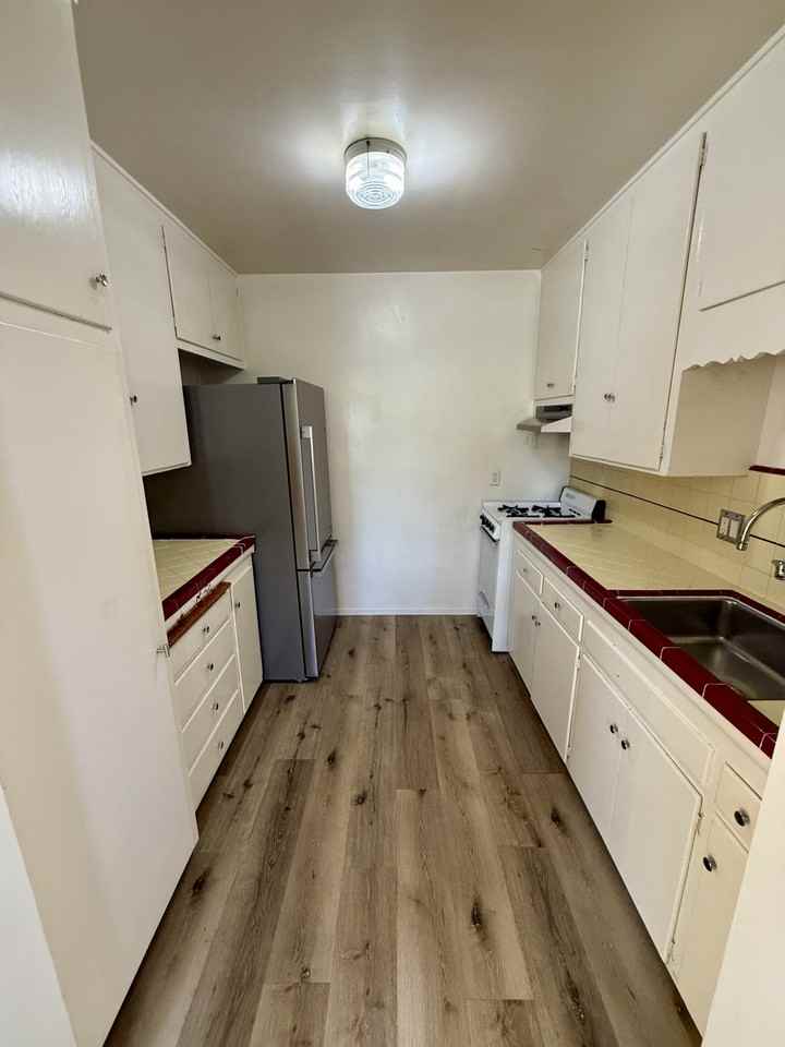 847 Laguna Drive - Photo 4 of 9