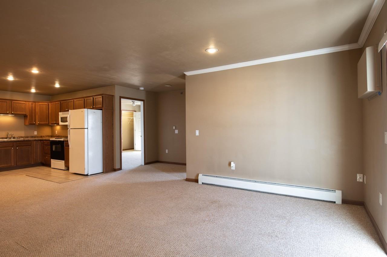 Golden Valley - 830 East Elm - Photo 5 of 13