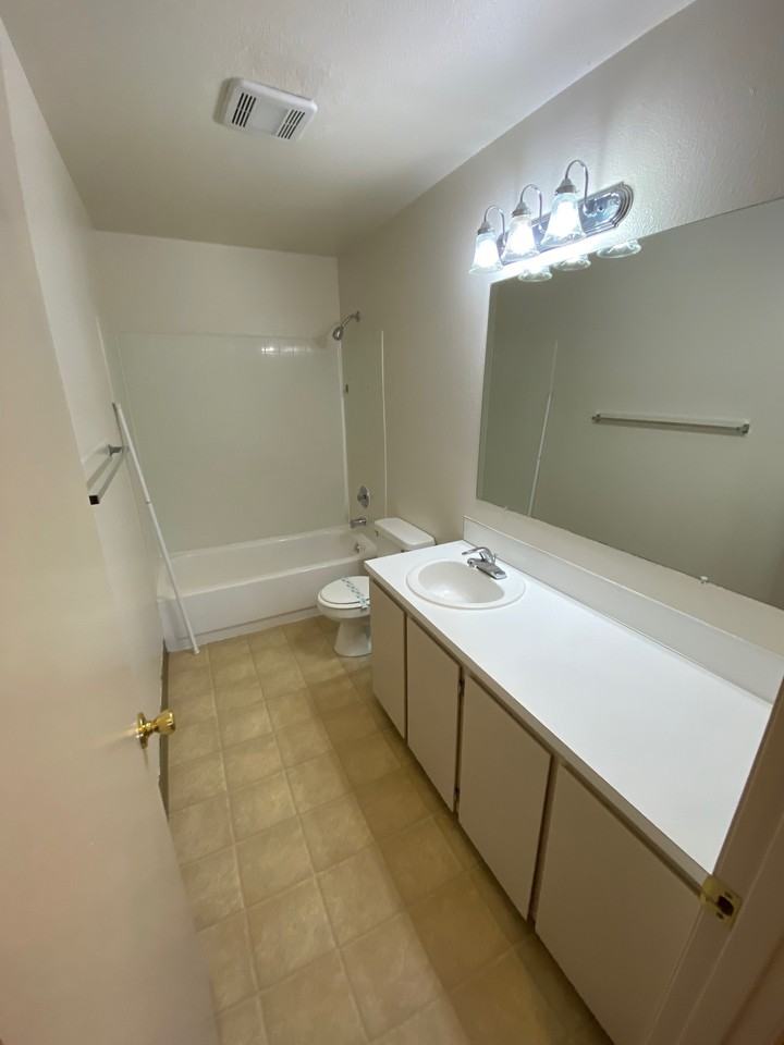 Hidden Hills Apts - Photo 7 of 12