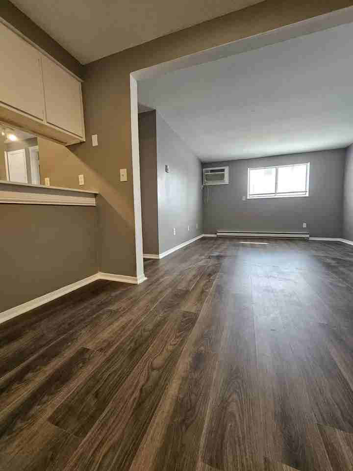120 - 124 Fox Hill Lane - Photo 3 of 21