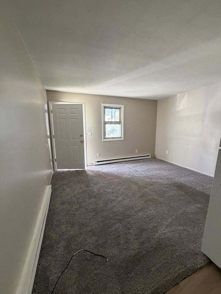 3114 East Pike - Photo 2 of 10