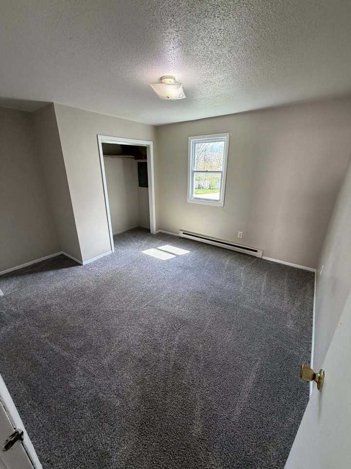 3114 East Pike - Photo 4 of 10